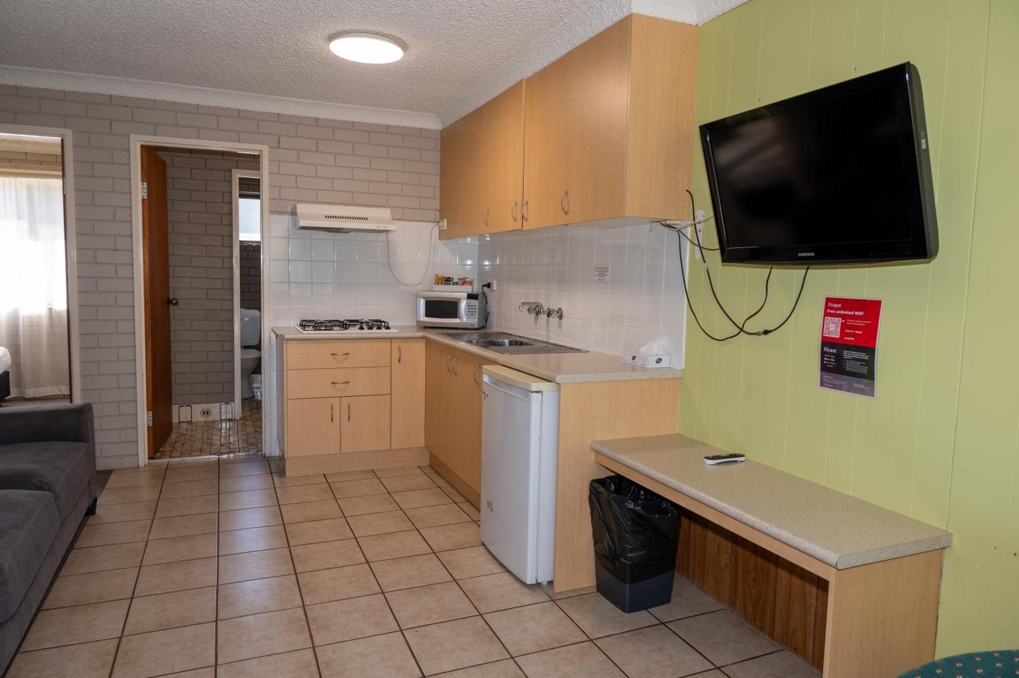 Tumut Valley Motel Pet Friendly Εξωτερικό φωτογραφία