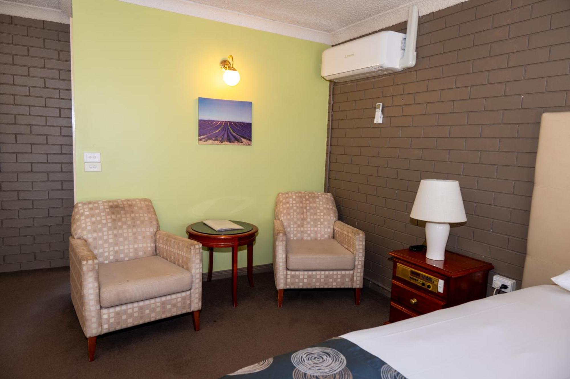 Tumut Valley Motel Pet Friendly Εξωτερικό φωτογραφία