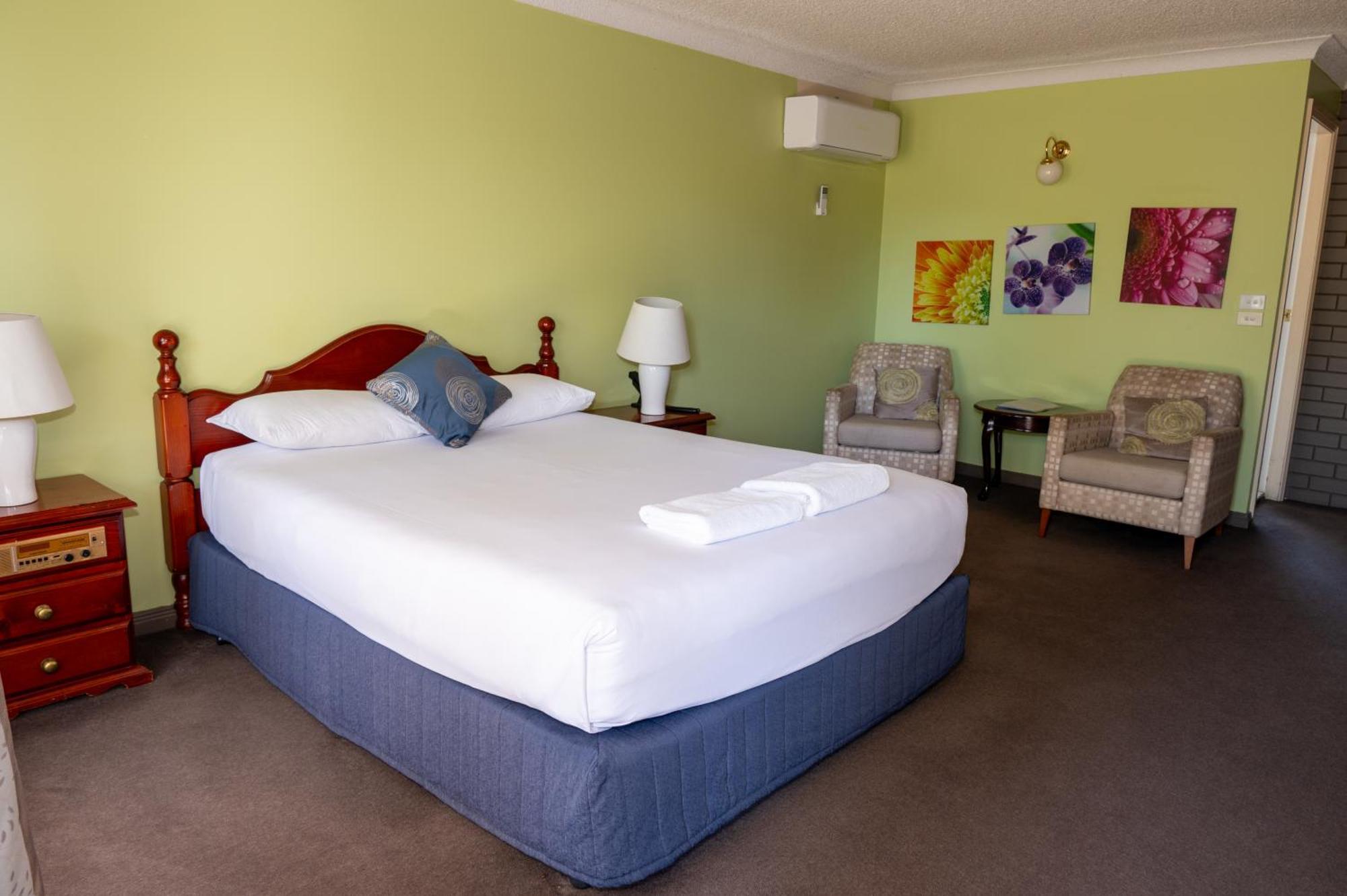 Tumut Valley Motel Pet Friendly Εξωτερικό φωτογραφία