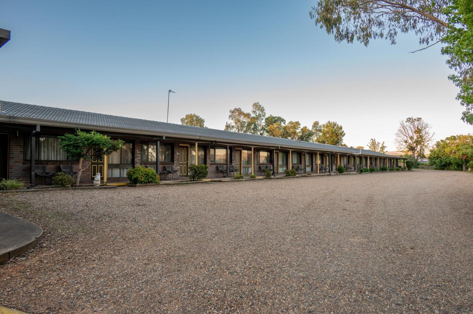 Tumut Valley Motel Pet Friendly Εξωτερικό φωτογραφία