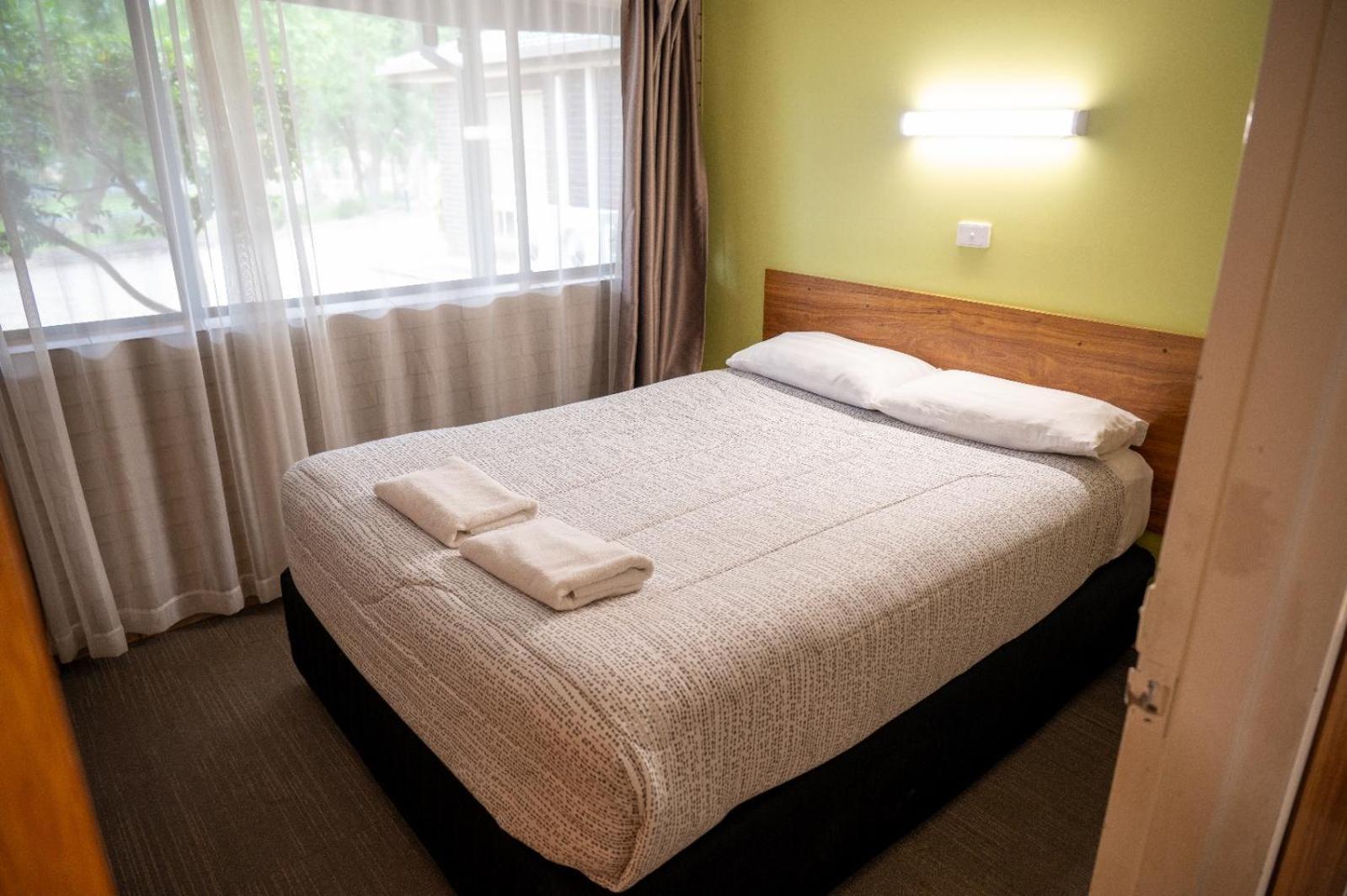 Tumut Valley Motel Pet Friendly Εξωτερικό φωτογραφία