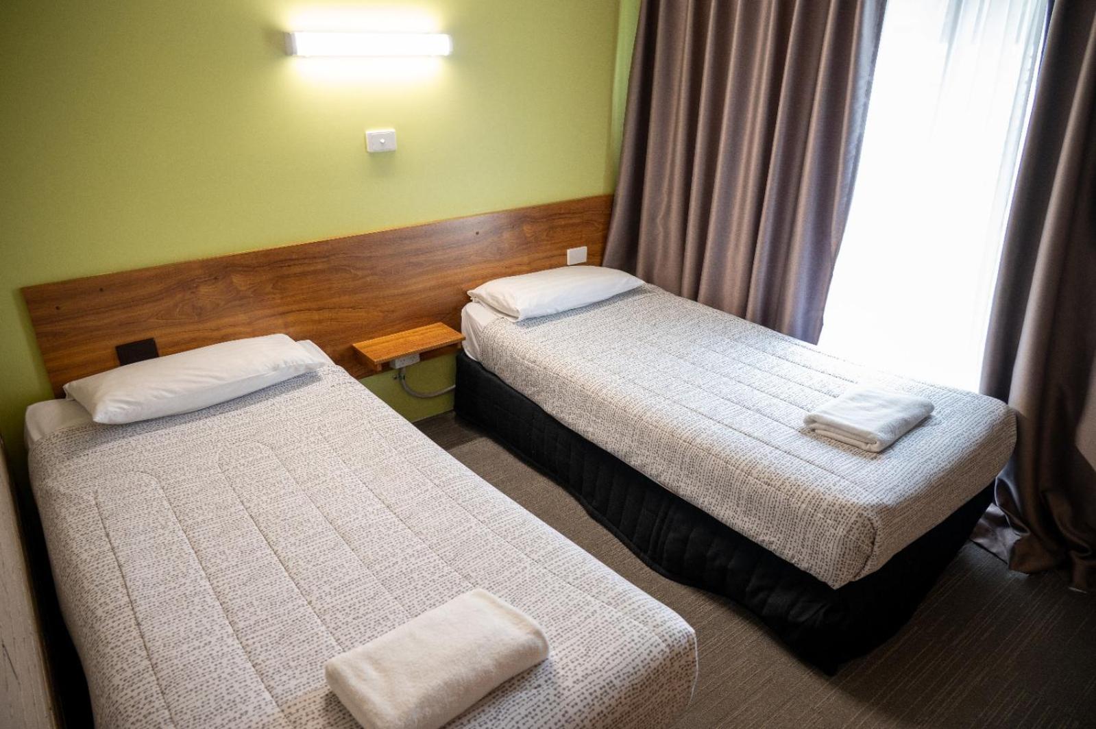 Tumut Valley Motel Pet Friendly Εξωτερικό φωτογραφία