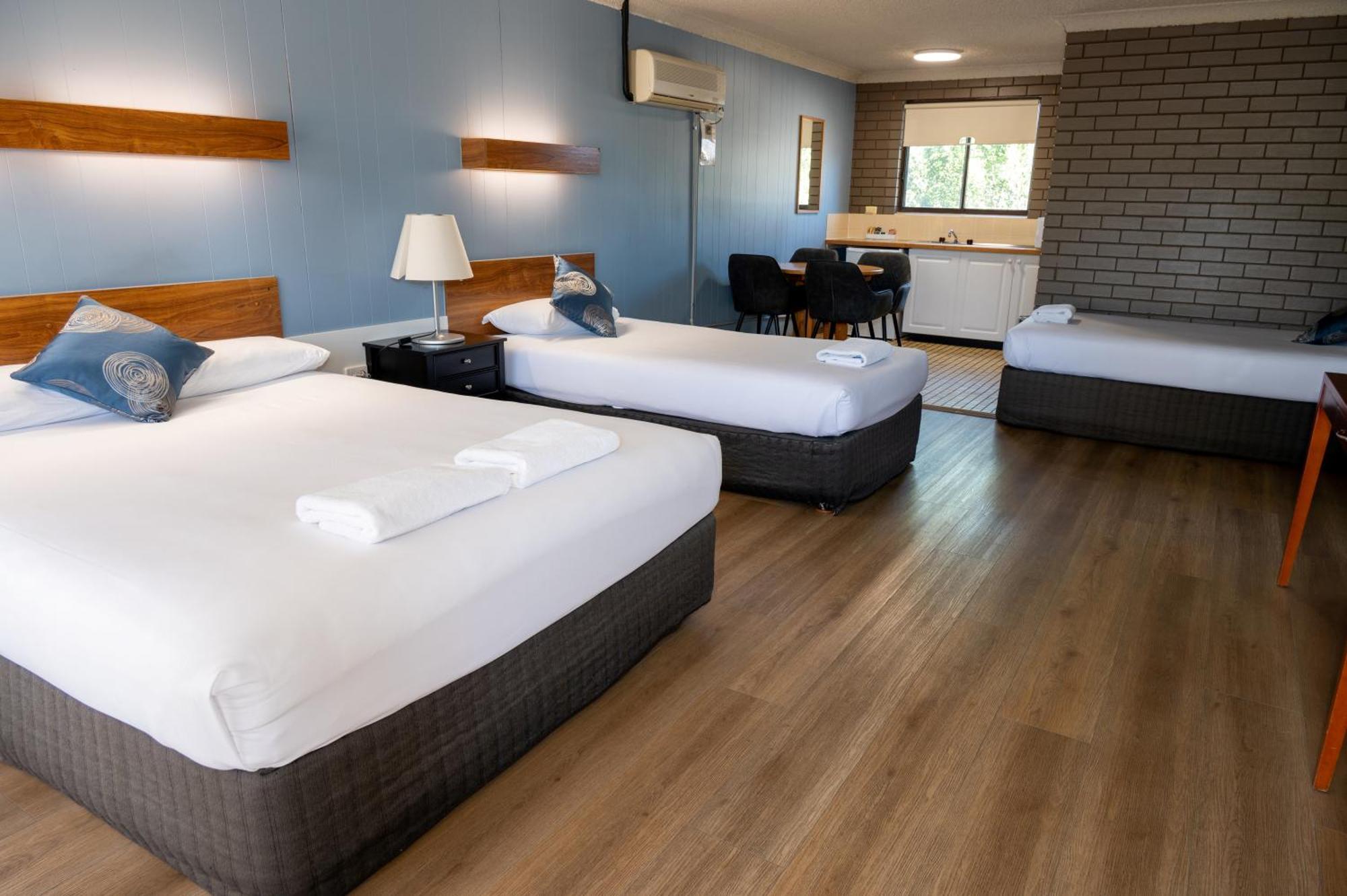 Tumut Valley Motel Pet Friendly Εξωτερικό φωτογραφία