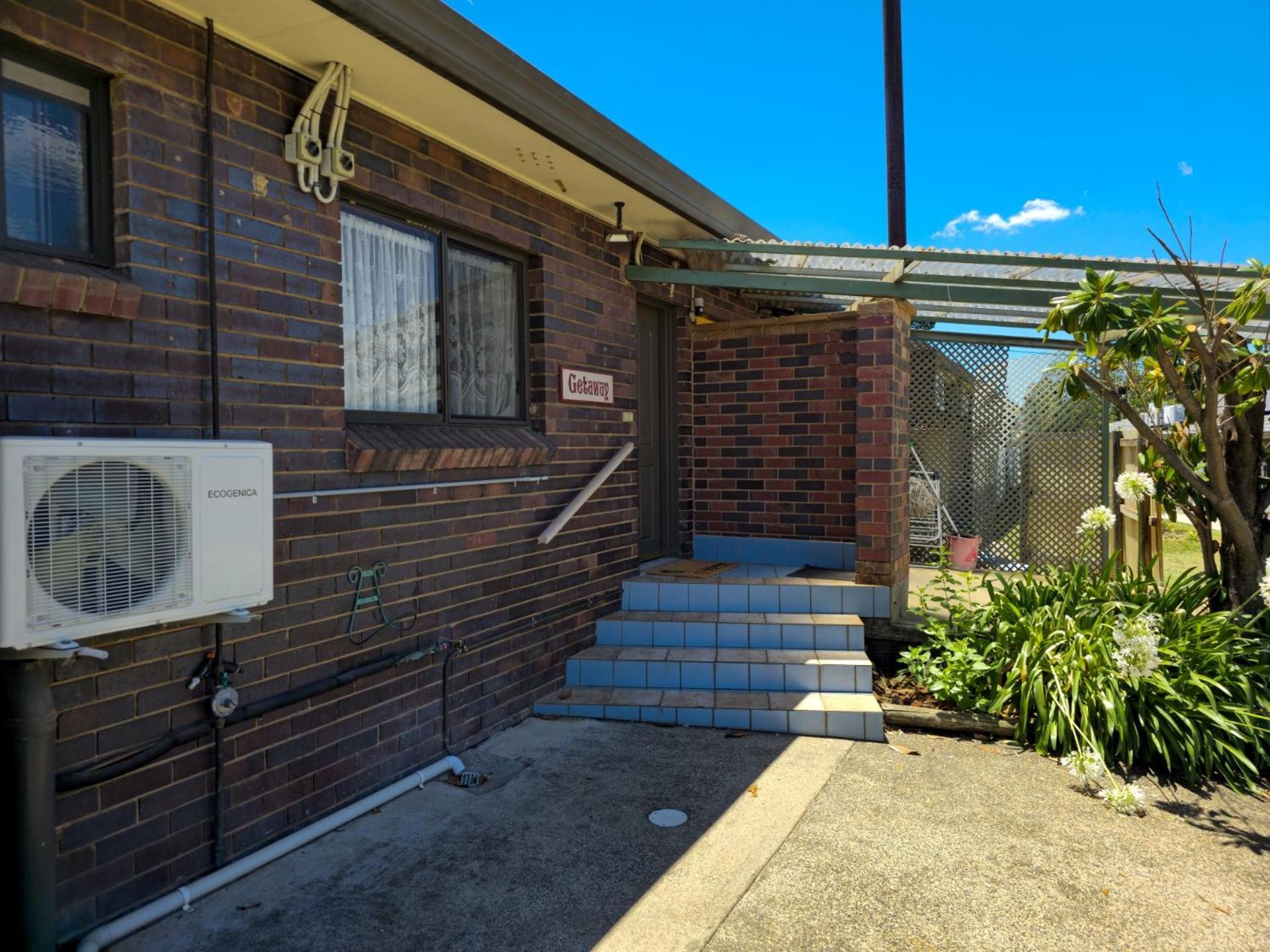 Tumut Valley Motel Pet Friendly Εξωτερικό φωτογραφία
