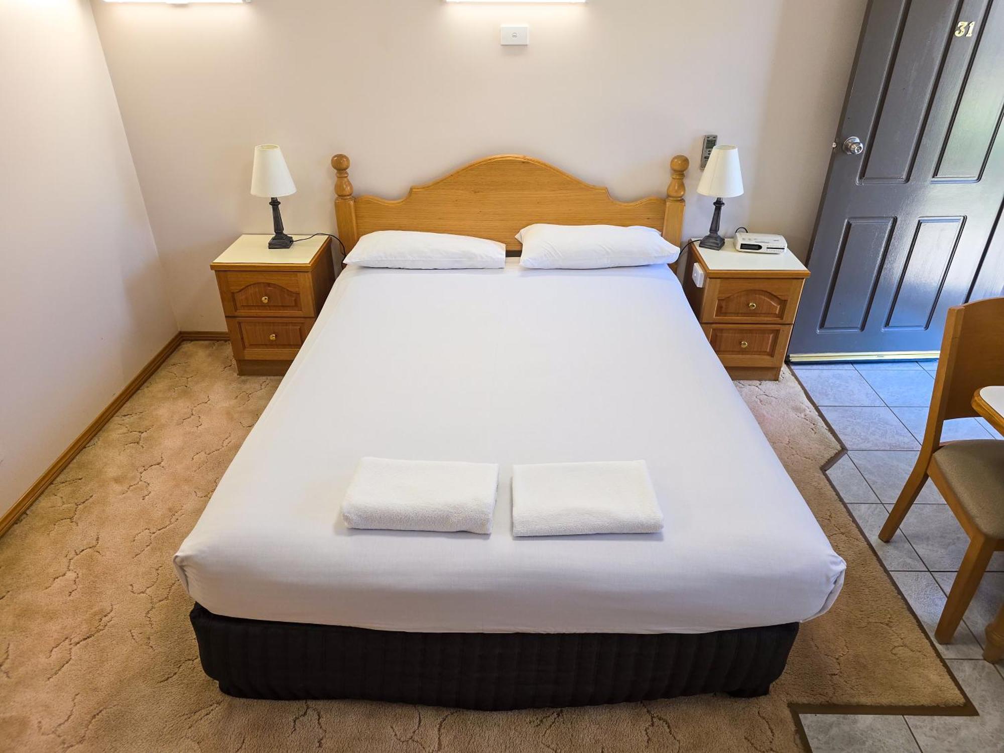 Tumut Valley Motel Pet Friendly Εξωτερικό φωτογραφία