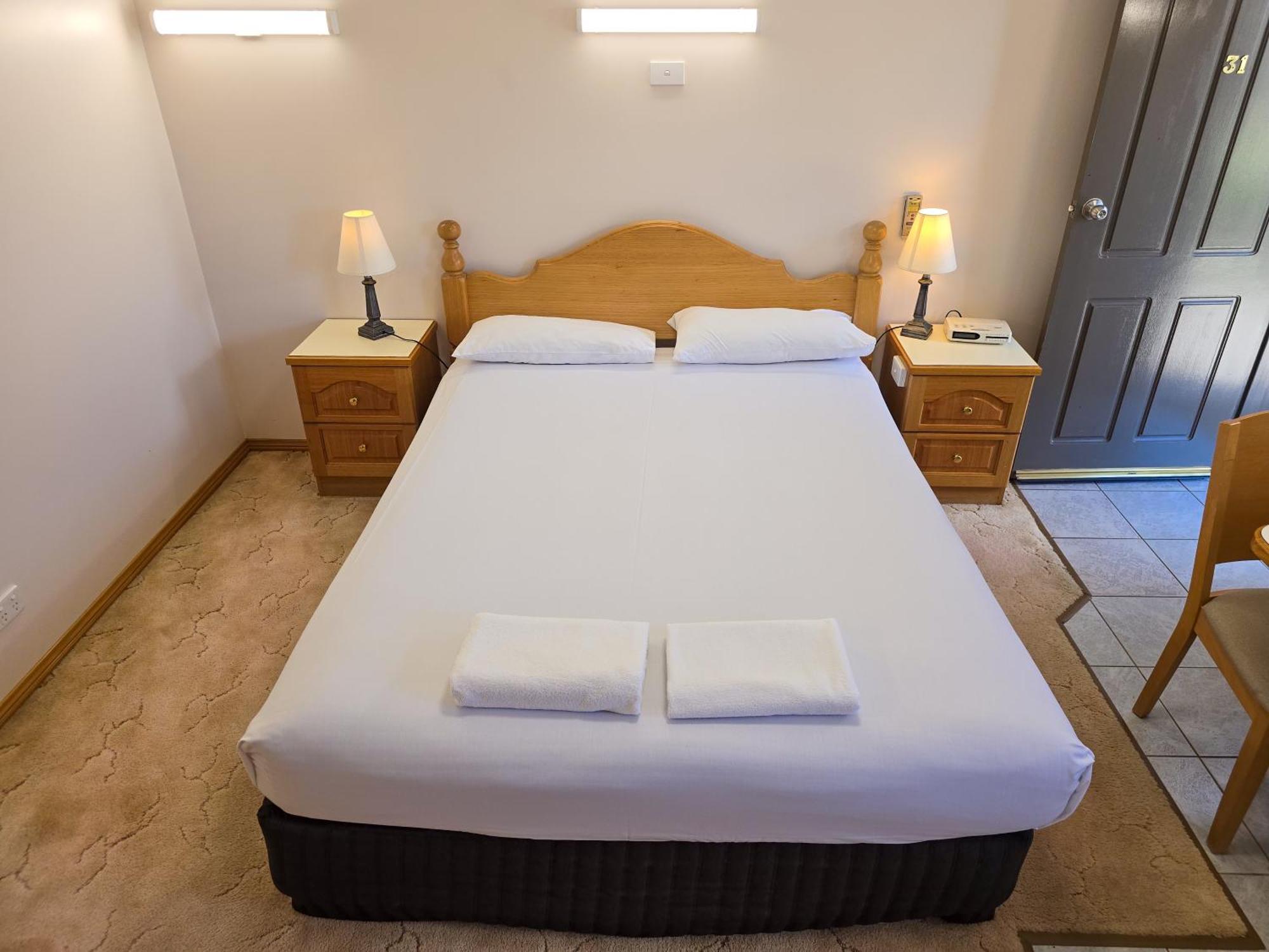 Tumut Valley Motel Pet Friendly Εξωτερικό φωτογραφία