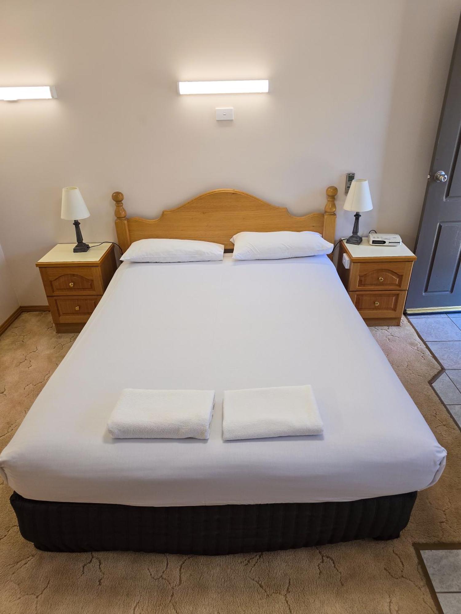 Tumut Valley Motel Pet Friendly Εξωτερικό φωτογραφία