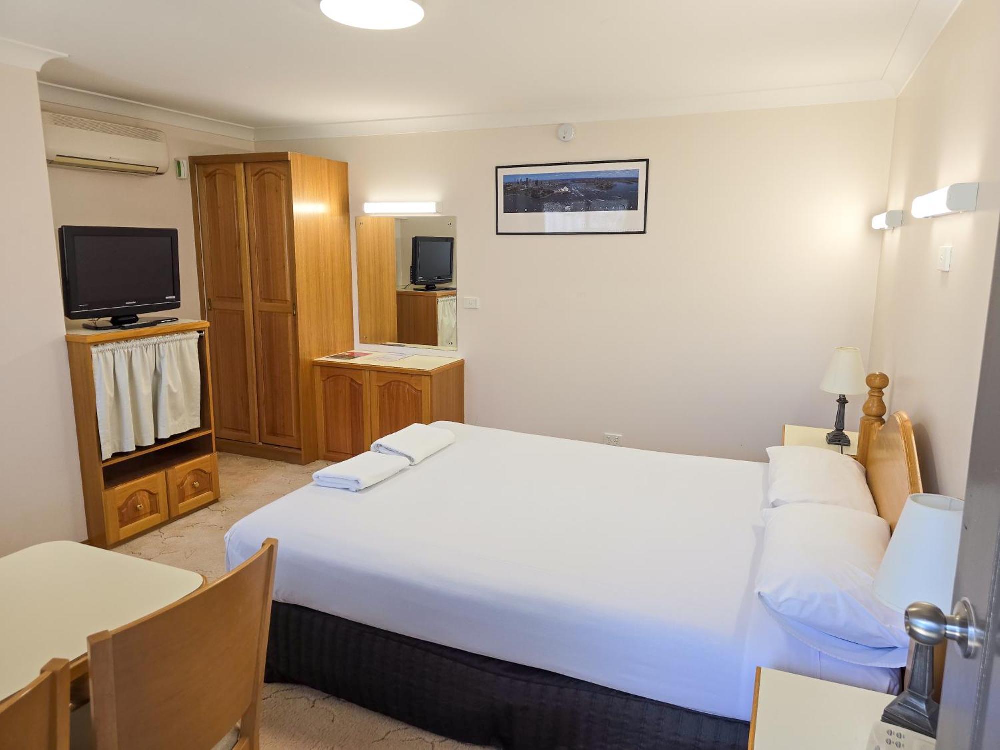 Tumut Valley Motel Pet Friendly Εξωτερικό φωτογραφία