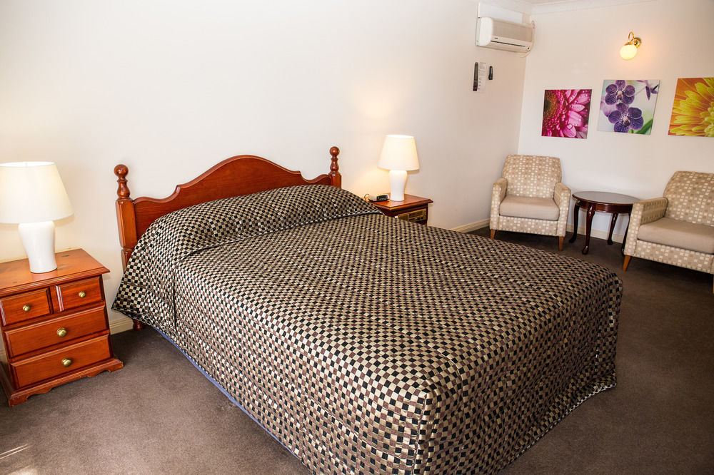 Tumut Valley Motel Pet Friendly Εξωτερικό φωτογραφία