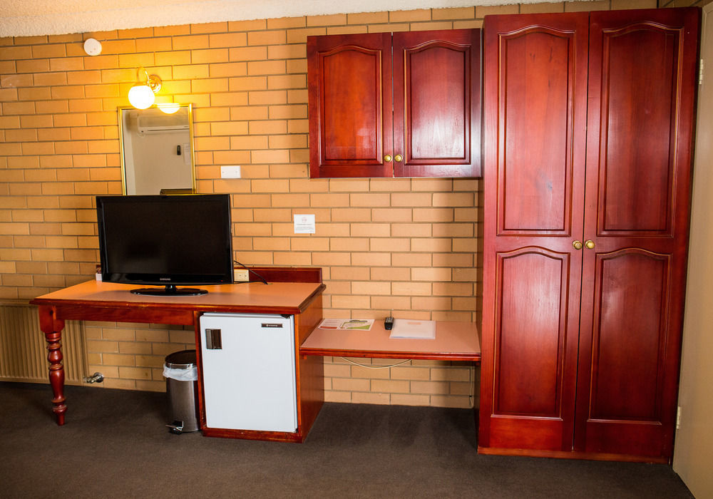 Tumut Valley Motel Pet Friendly Εξωτερικό φωτογραφία